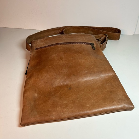 Odilynch Tan Leather Flapover Crossbody, Messenger Bag, Brass Push Lock Closure - Picture 16 of 16